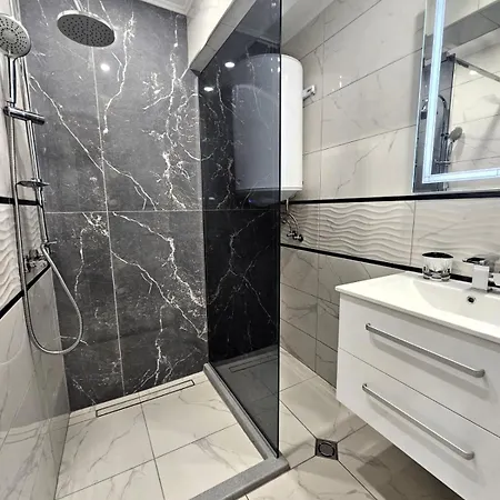 Bohemi With Free Parking شقة *