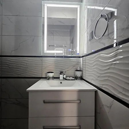 Bohemi With Free Parking Apartment *