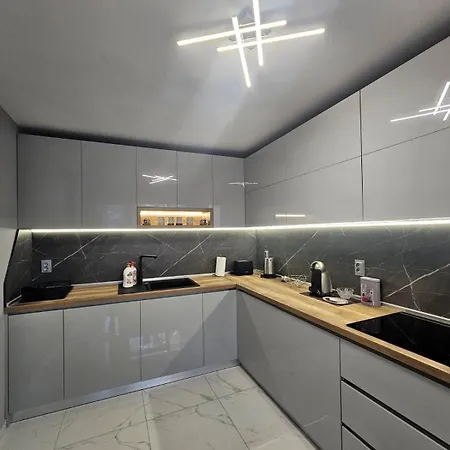 Bohemi With Free Parking Apartment