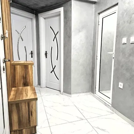 Bohemi With Free Parking Apartment